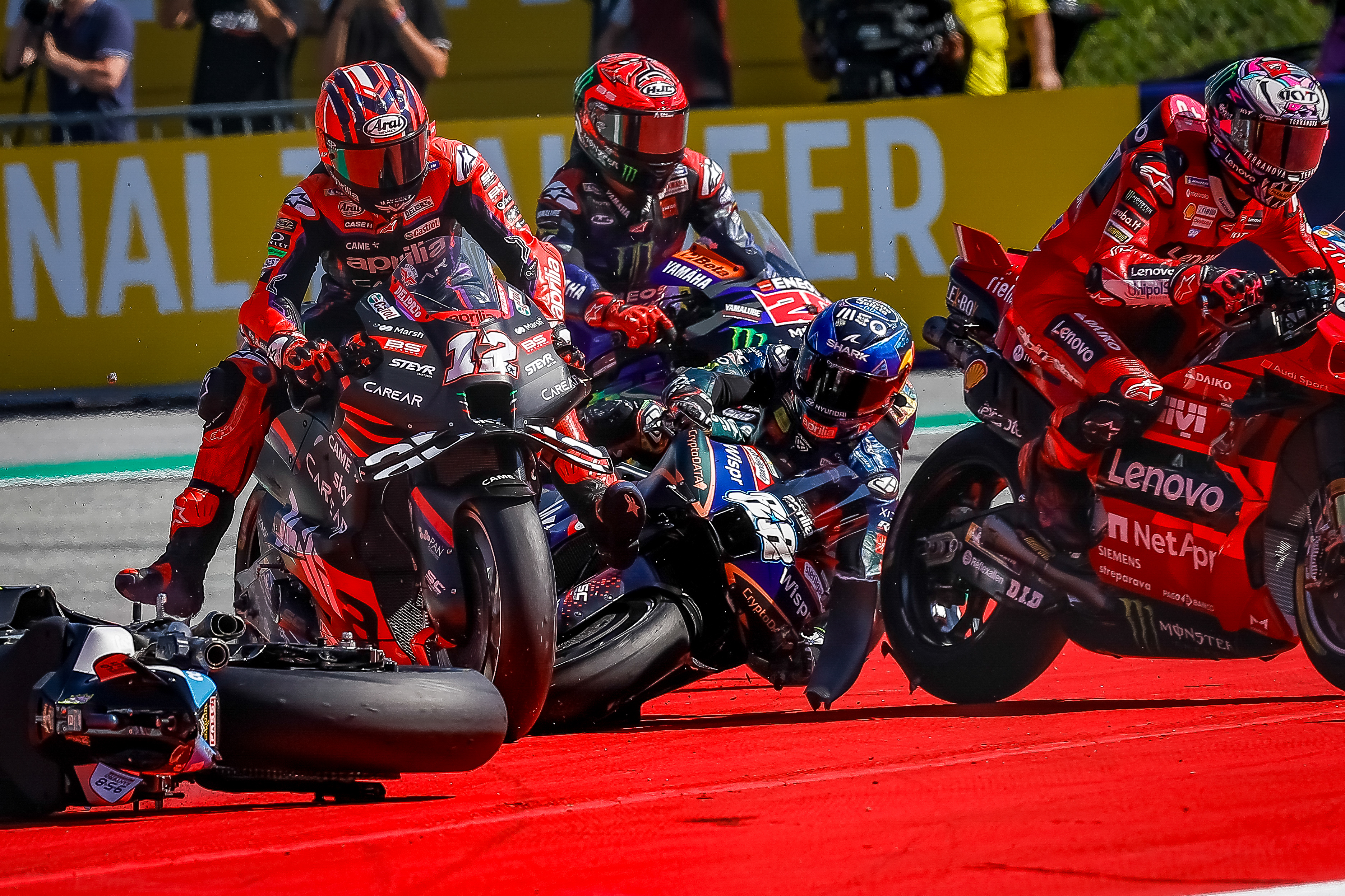 Incredible photos capture Tissot Sprint Turn 1 drama - Vimarsana News