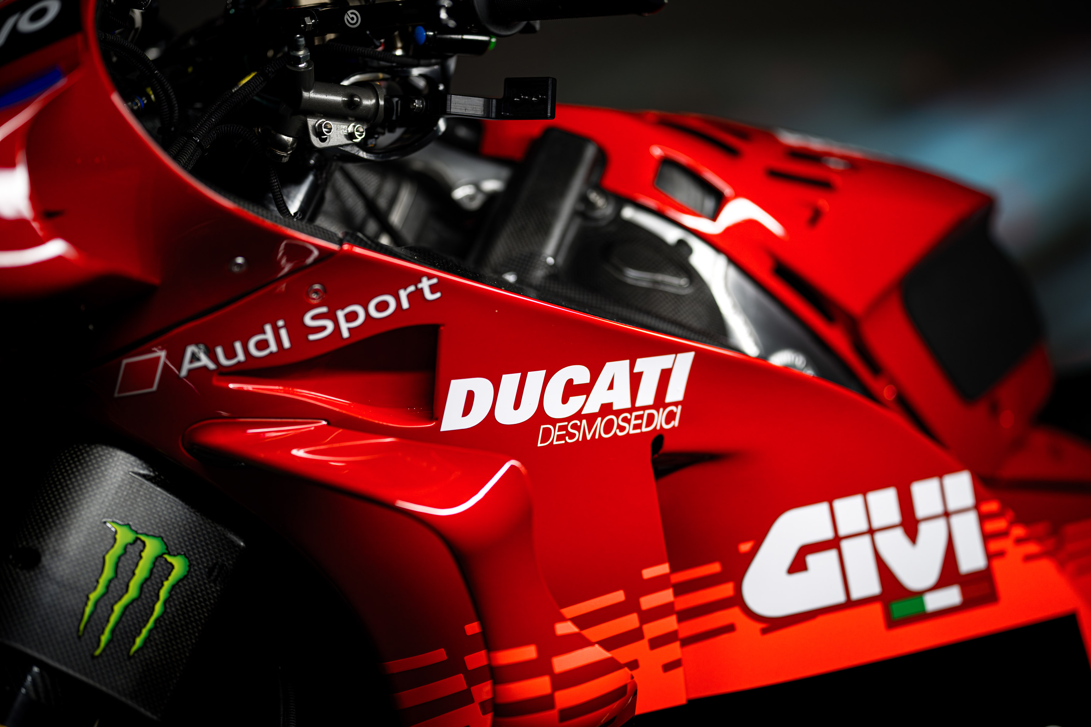 DUCATI サービス&マニュアル　'91to'05 クルマとバイクの専門書店 リンドバーグ