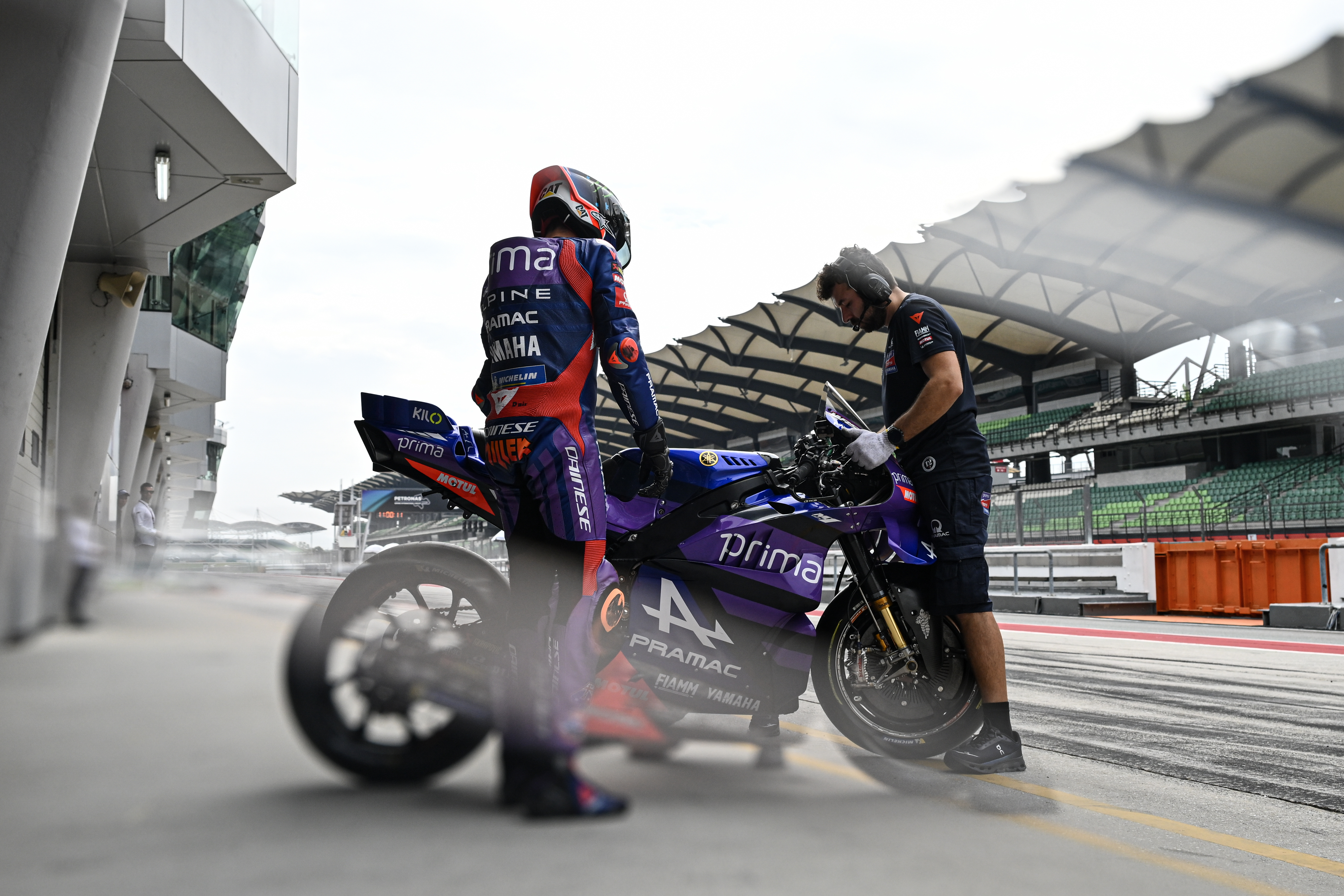 2019年MotoGP MISSION NOW ボストンバッグとDucati帽子 2019年MotoGP MISSION NOW ボストンバッグとDucati帽子 MotoGP