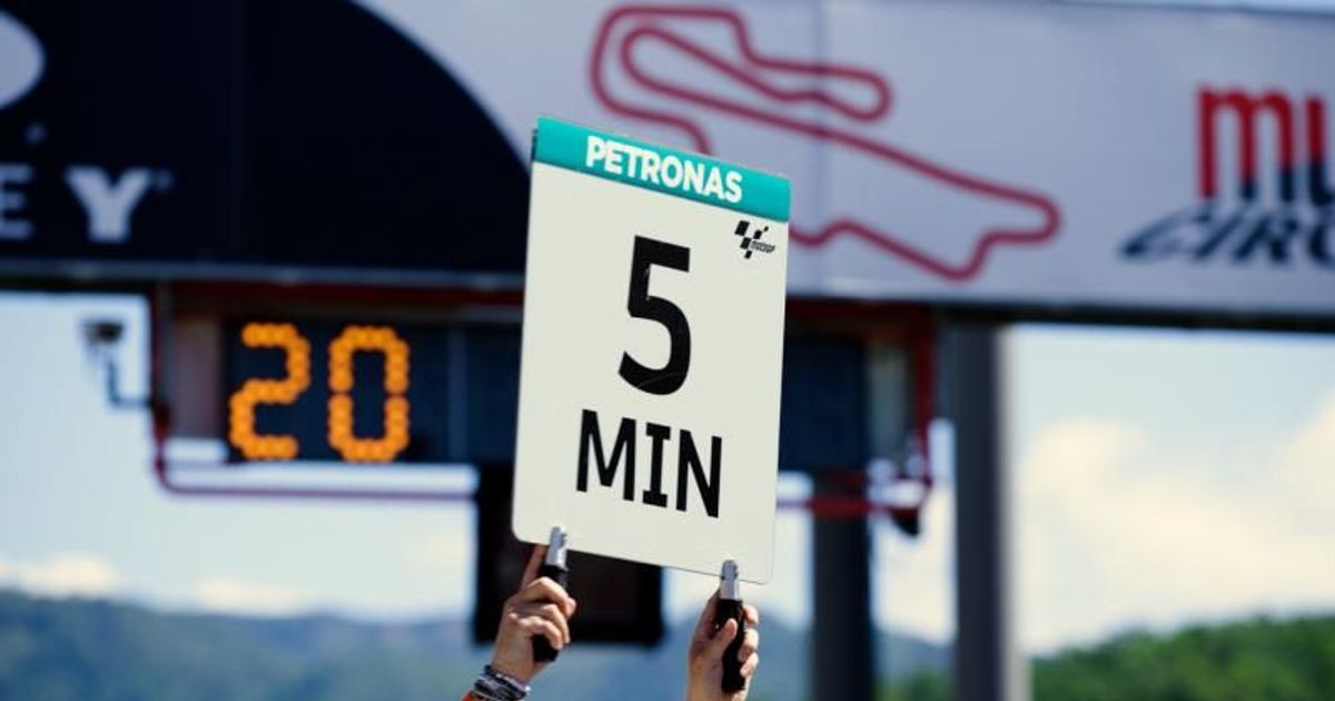 MotoGP™ Rules & Regs: Race starts
