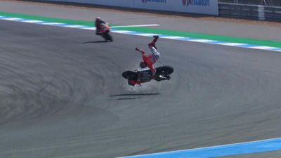 Free video: Jorge Lorenzo has a brutal highside during FP2