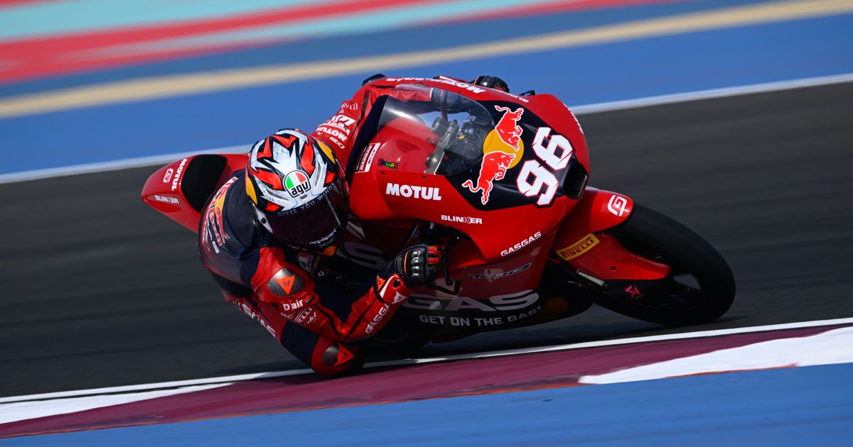 Moto3™ recap Holgado beats the rain to take Qatar lap record