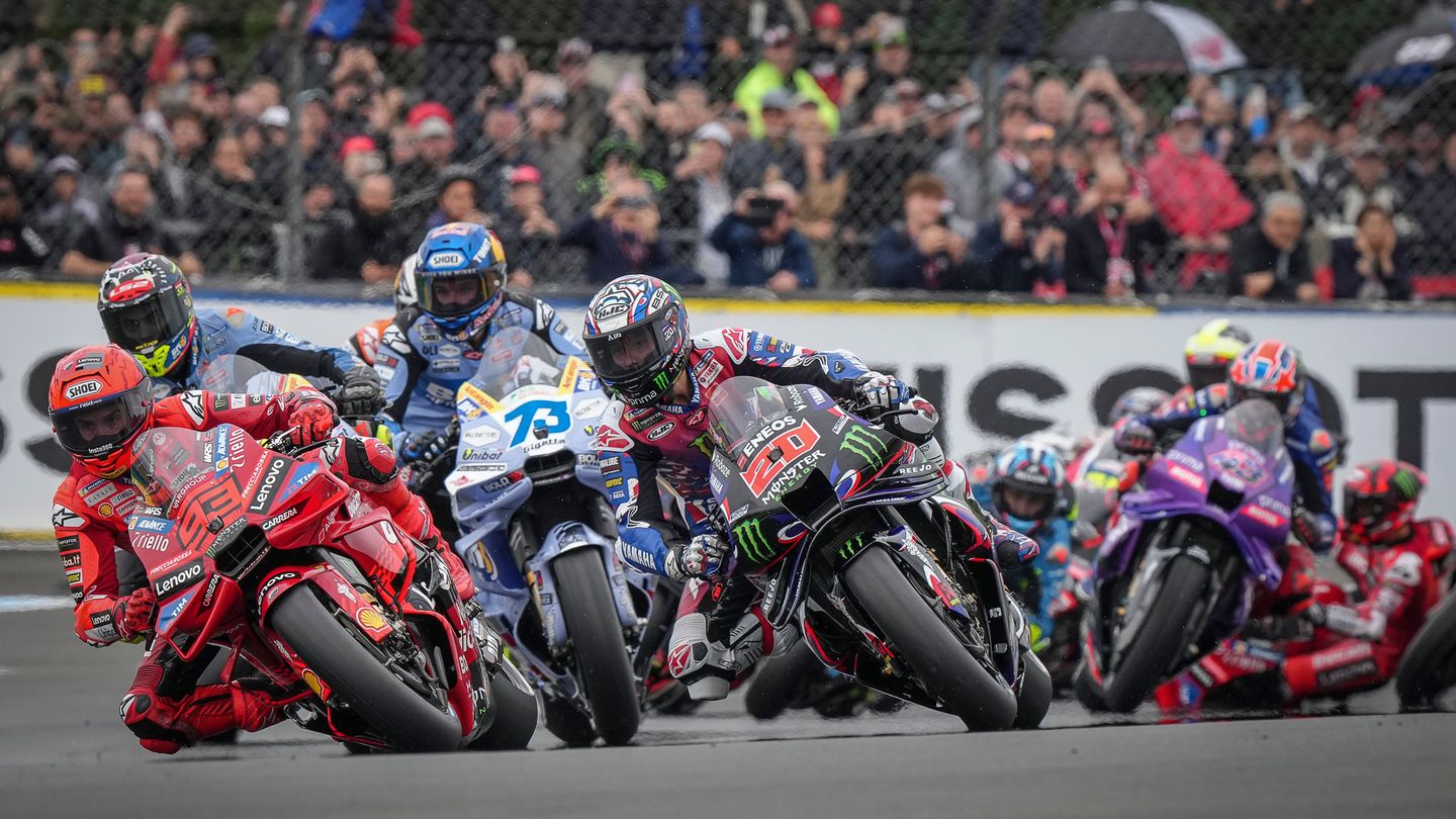 pilotos da MotoGP em ação; categoria terá novo controle eletrônico a partir do GP da Áustria
