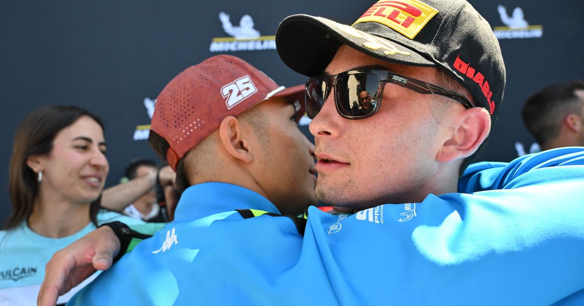Moto3™ recap: Final flying lap by Adrian Fernandez to secure pole in France